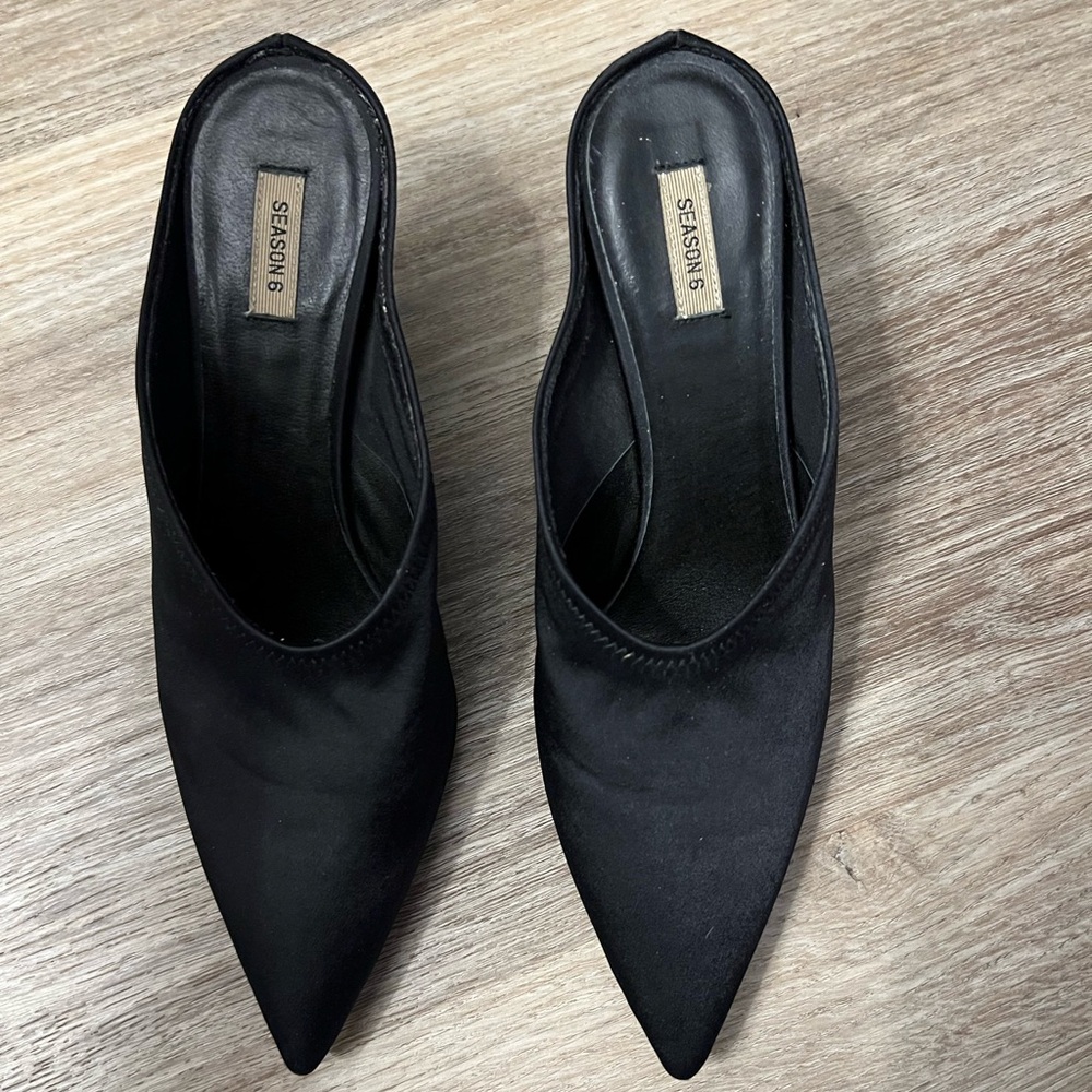Yeezy Mule 70mm Graphite Season 6